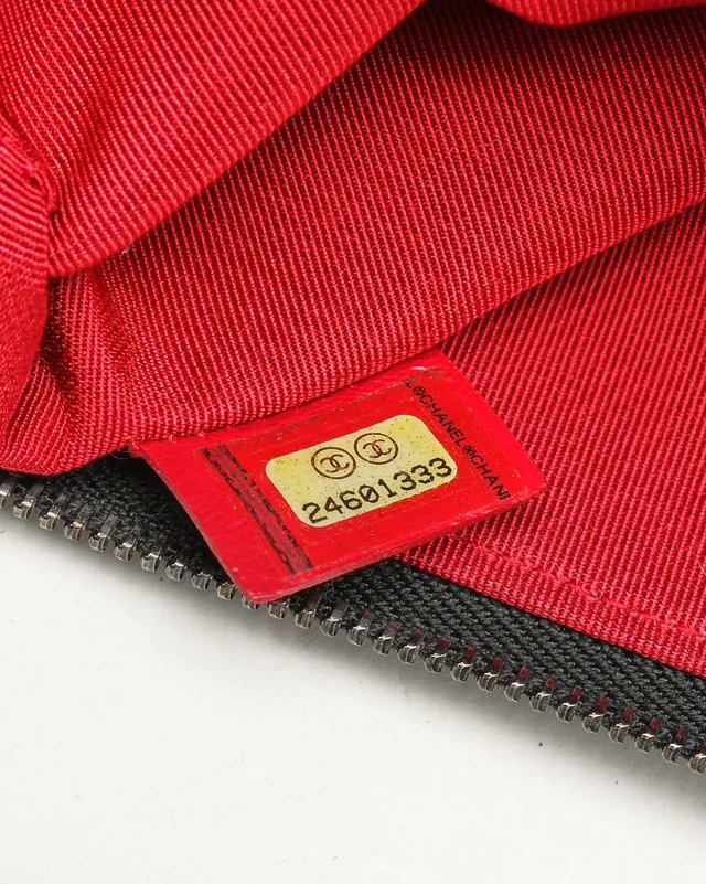 Chanel Gabrielle Quilted Tweed Clutch Bag in Tweed from A Retro Tale, photo 11 of 12