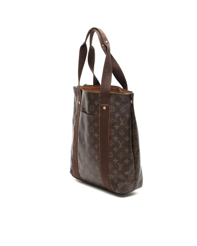 Louis Vuitton Monogram Beaubourg Tote Bag in Coated canvas from A Retro Tale, photo 2 of 13