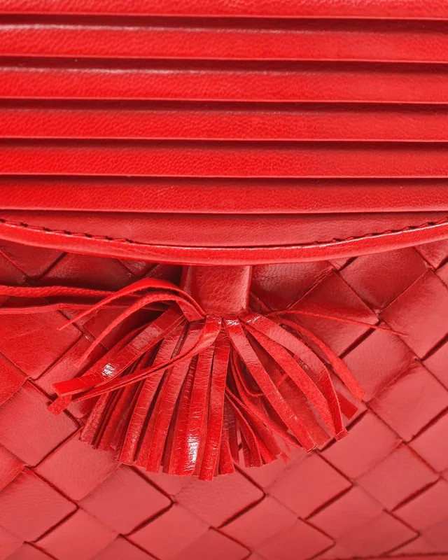 Bottega Veneta Intrecciato Crossbody Bag in Woven leather from A Retro Tale, photo 6 of 8