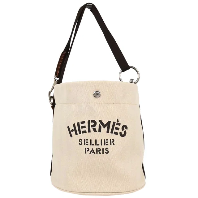 Hermès Beige Toile Chevron Sac de Pansage Bucket Shoulder Bag in Beige from AMORE Vintage Tokyo