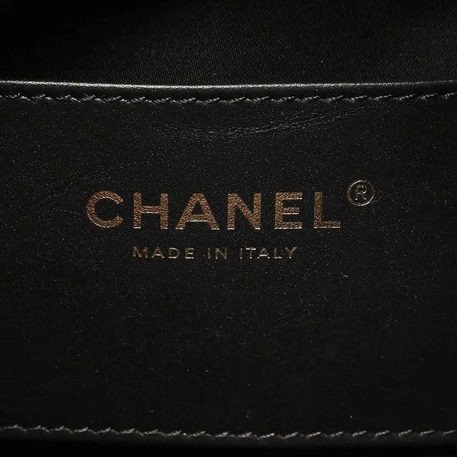 Chanel Small Caviar 25 Bag in Caviar leather from A Retro Tale, photo 6 of 9