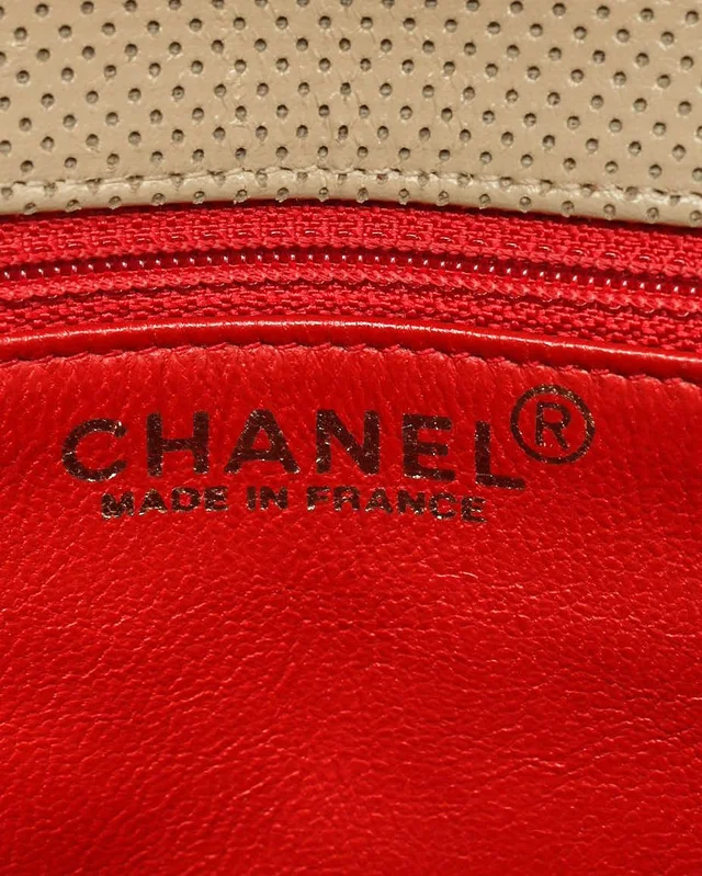 Chanel CC Perforated Single Flap Bag in Leather from A Retro Tale, photo 8 of 10