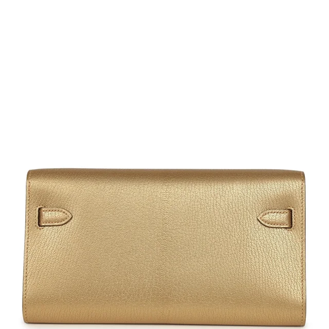Hermès Kelly Wallet To Go Dore Chevre Chamkilight Permabrass Hardware in Gold Goatskin from Madison Avenue Couture, photo 4 of 10