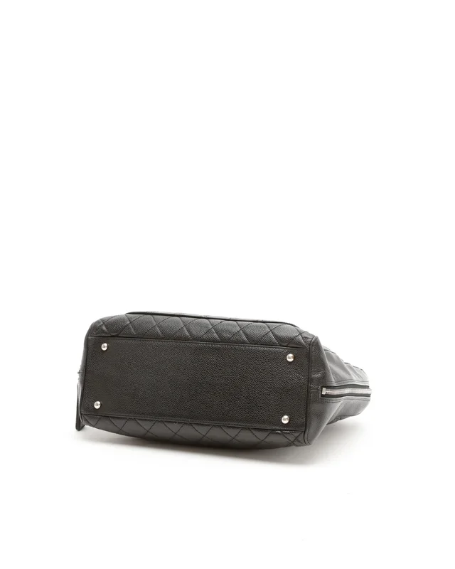 Chanel Vintage Caviar CC Zip Around Bowler Bag in Caviar leather from A Retro Tale, photo 4 of 11