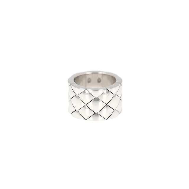 Chanel Matelassé ring in white gold in White from Collector Square, photo 2 of 3