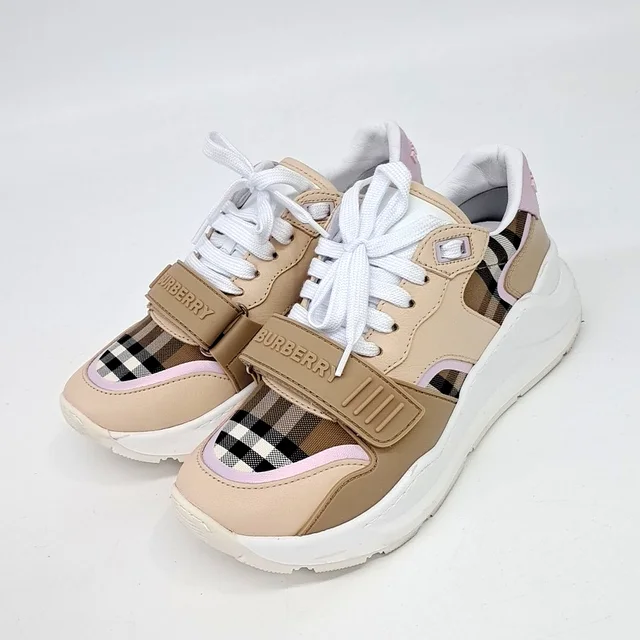 Burberry sneakers from GUGUS
