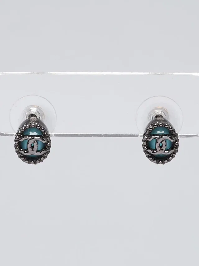 Chanel Blue/Silver Metal CC Stud Earrings in Blue from Yoogis