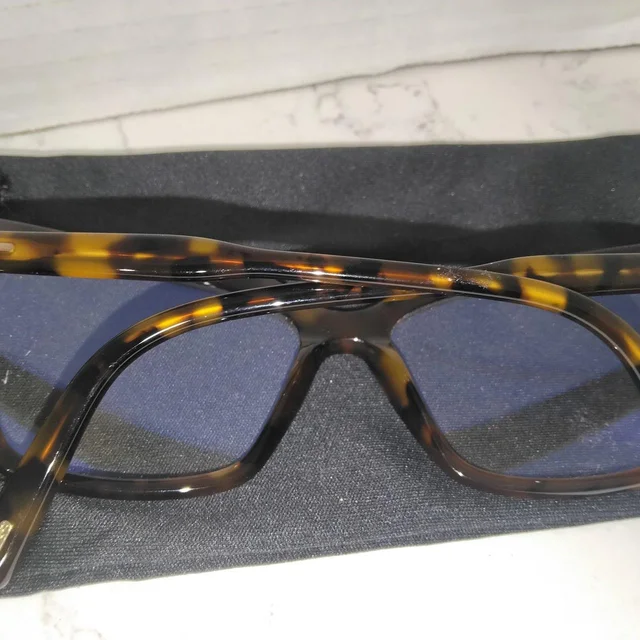 Tom Ford Women's Sunglasses - Brown in brown|red from Depop, photo 2 of 7