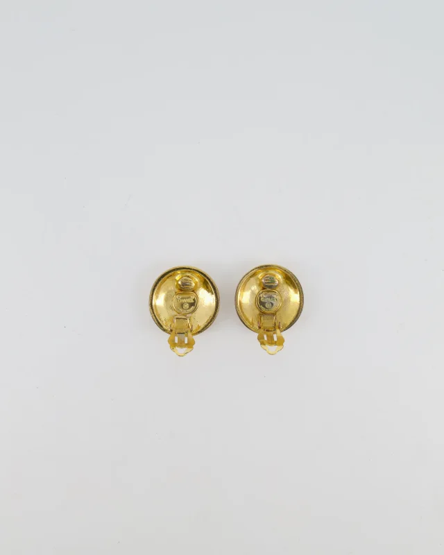 Chanel Vintage Gold Round Clip-On Earrings with CC Logos in Gold from Sellier, photo 5 of 5