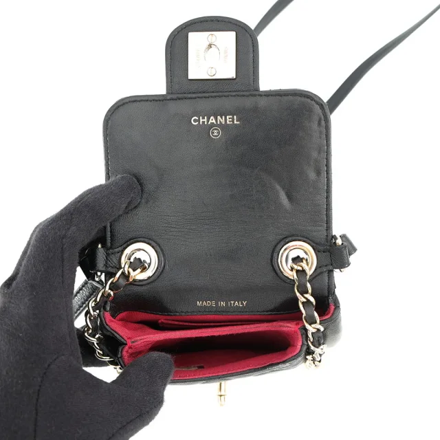 Chanel Matelasse phone case Black Lambskin in Black Lambskin from GALLERY RARE, photo 6 of 17
