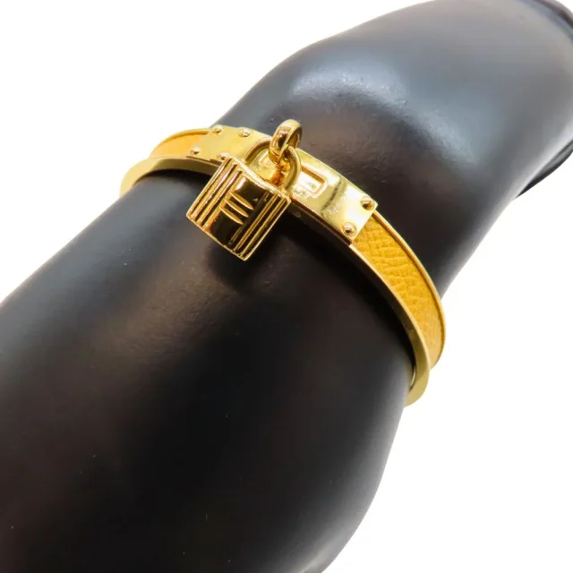 Hermès Kelly Bracelet Size 19 in Yellow Enamel from LuxUness, photo 3 of 10