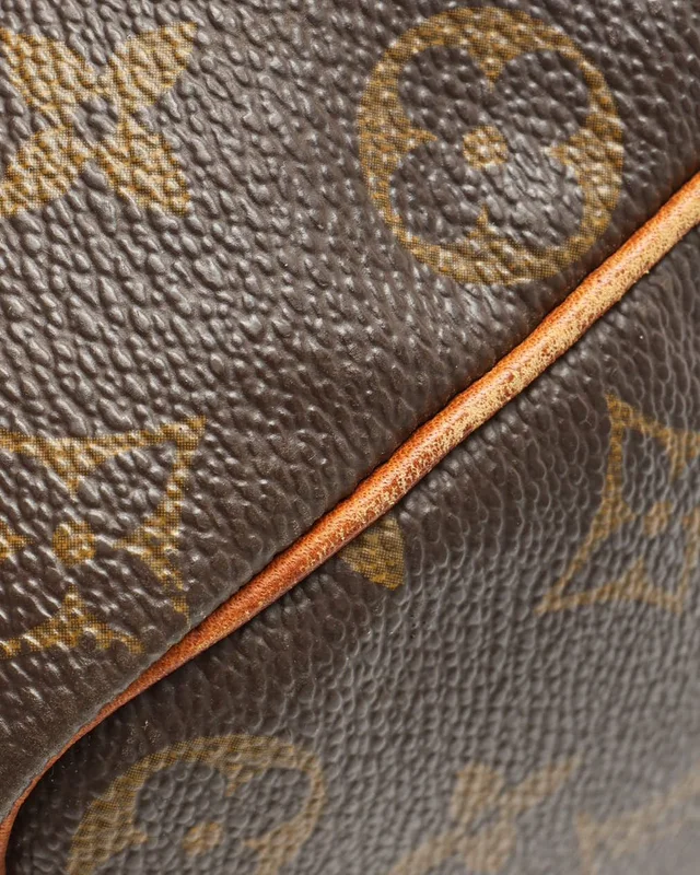 Louis Vuitton Monogram Speedy 40 Bag in Coated canvas from A Retro Tale, photo 10 of 17