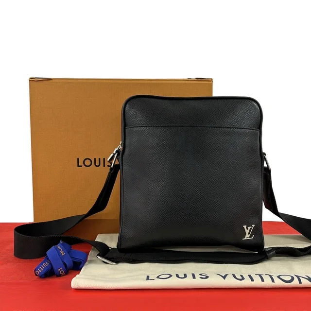 Louis Vuitton Messenger Ppm Taiga Leather Shoulder Bag Crossbody Pochette Black in Black Leather from The Reluxe