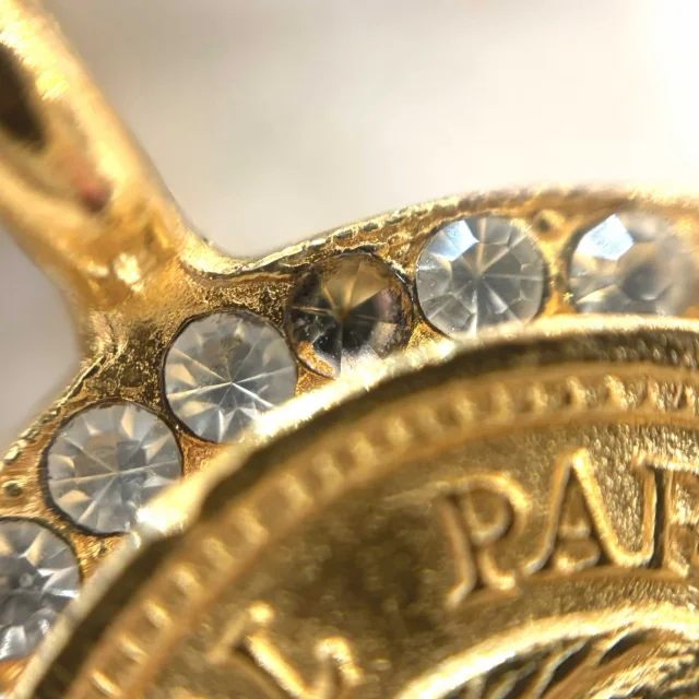 Gucci Chanel Medallion Necklace Gold Rhinestone in Gold Others from LuxUness, photo 4 of 4