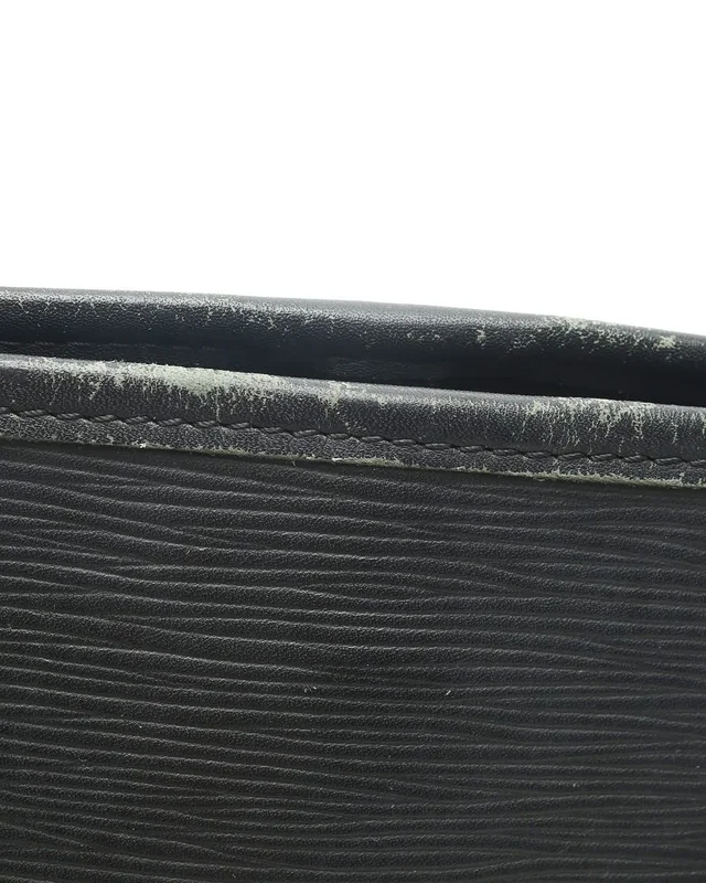Louis Vuitton Epi Neverfull MM Tote Bag in Leather from A Retro Tale, photo 8 of 13