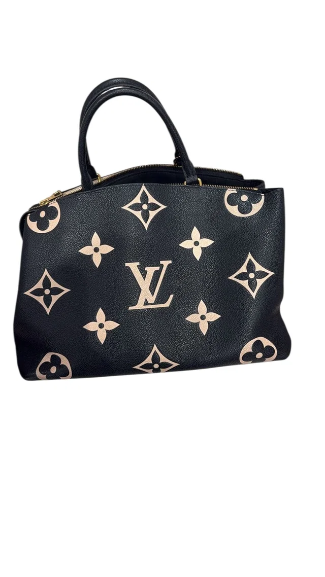 Louis Vuitton Black Tote in Black from Luxury Promise