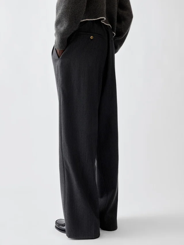 Jacquemus The Miami Pants, photo 4 of 5 from SENSER