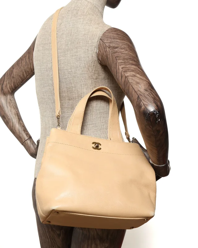 Chanel CC Tote Bag in Leather from A Retro Tale, photo 12 of 12