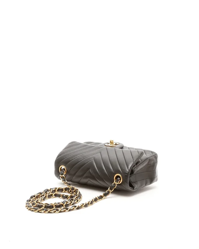 Chanel Classic Chevron Mini Single Flap Bag in Leather from A Retro Tale, photo 4 of 12