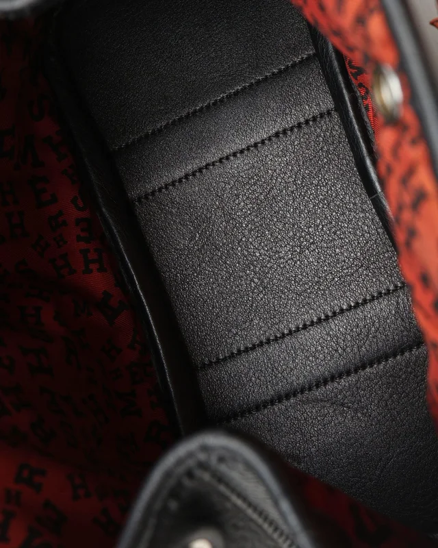 Hermès Neo Garden 23 Bag in Caviar leather from A Retro Tale, photo 6 of 8