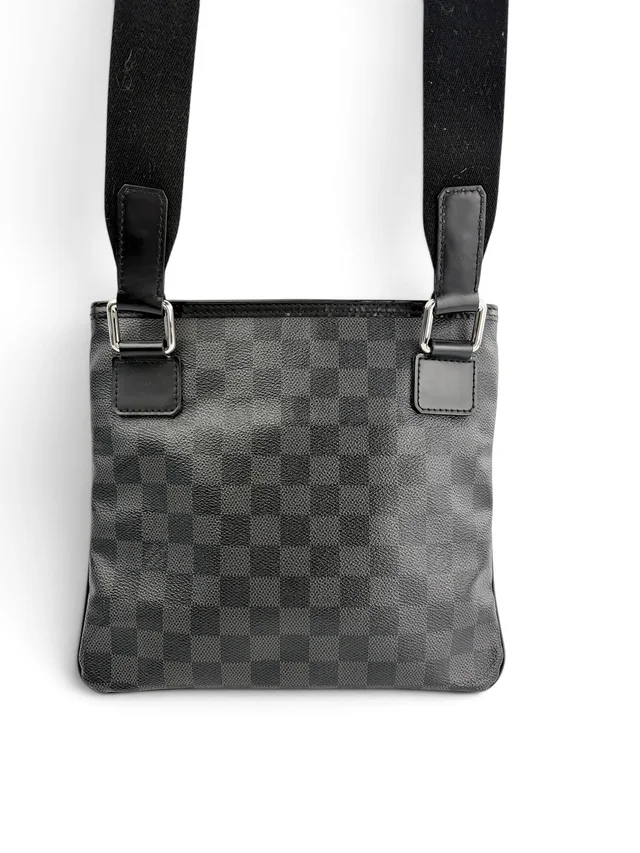 Louis Vuitton Damier Graphite Thomas Messenger Bag in Grey Canvas from Season 2 Consign, photo 3 of 10