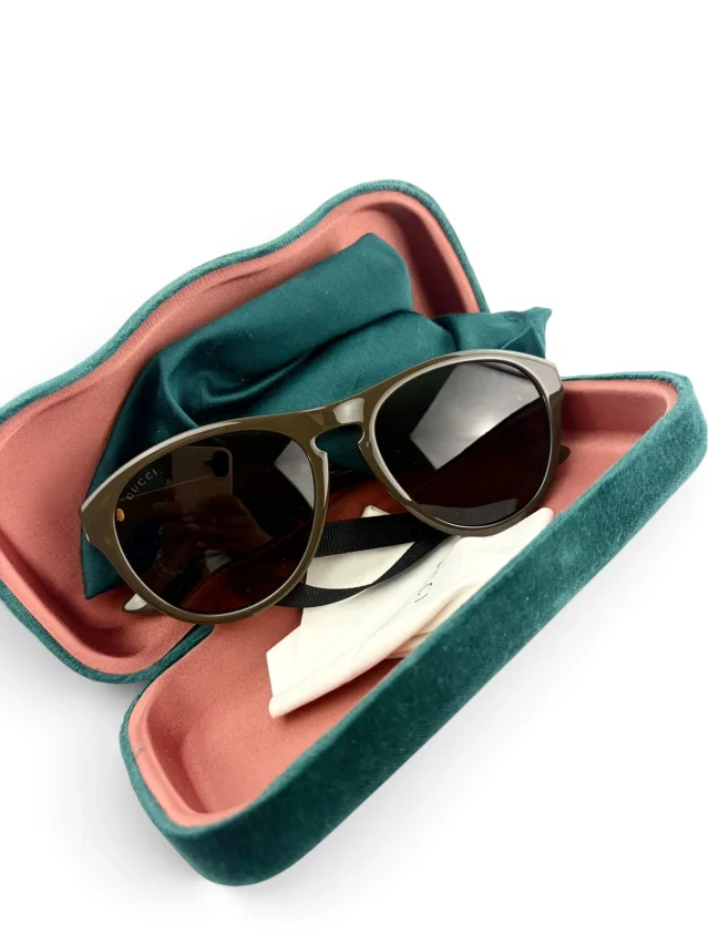 Gucci Acetate Sunglasses in Brown Velvet from Season 2 Consign, photo 2 of 3