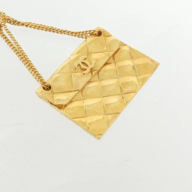 Chanel Vintage Brooch in Gold Brass from LuxUness, photo 3 of 5