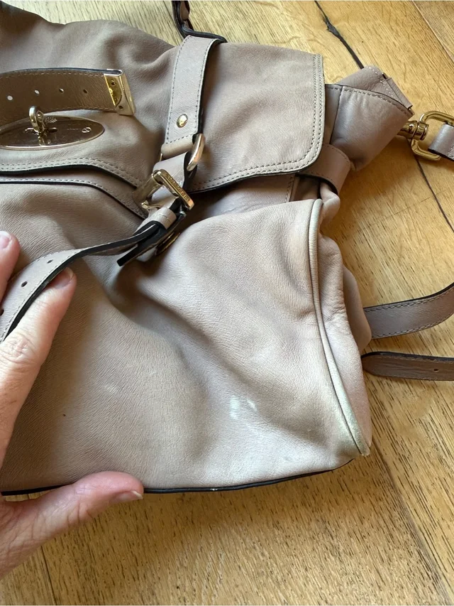 Mulberry Soft Leather Tote In Blush Taupe With Gold Hardware in Taupe Leather from Poshmark, photo 13 of 15