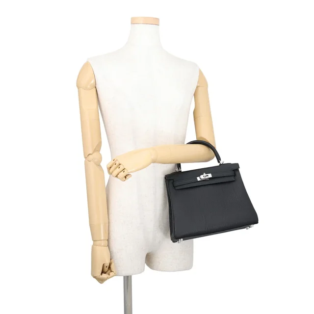 Hermès Kelly Retourne Black Togo Leather Size 25 in Black Togo leather from GALLERY RARE, photo 4 of 11