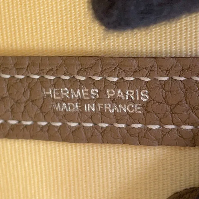 Hermès Neo Garden Vanilla/Etoupe Toile Officier Negonda Leather Size 23 in Taupe Leather from GALLERY RARE, photo 6 of 7