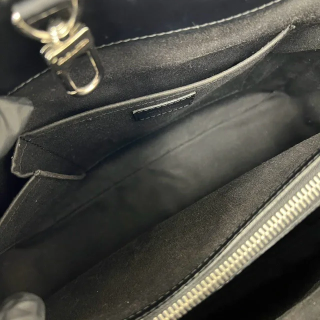 Louis Vuitton Passy PM Epi Leather Handbag in Black Leather from LuxUness, photo 9 of 10