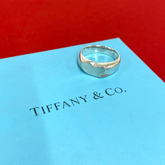 Tiffany & Co. Vintage Signet Ring 925 Sterling Silver in Silver from The Reluxe