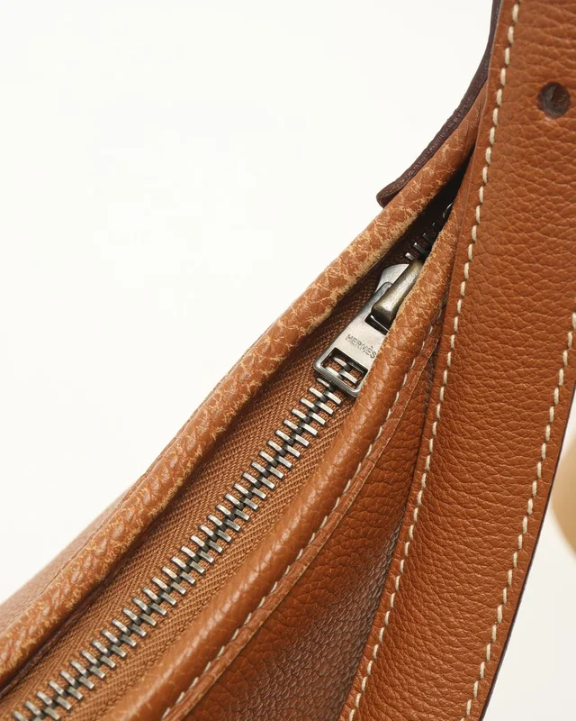 Hermès Togo Trim 31 Hobo Bag in Togo leather from A Retro Tale, photo 8 of 11