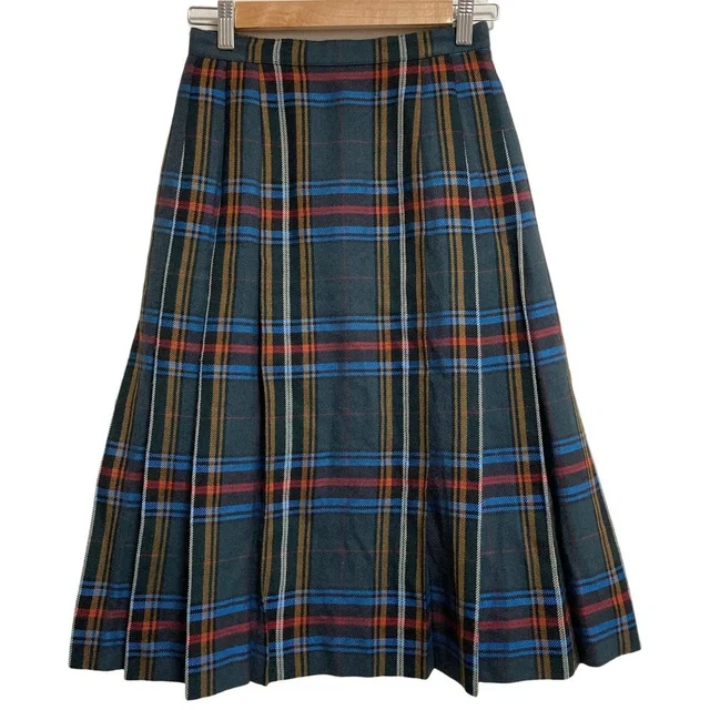 Burberry Burberrys Wool Pleated Skirt in Wool from LuxUness