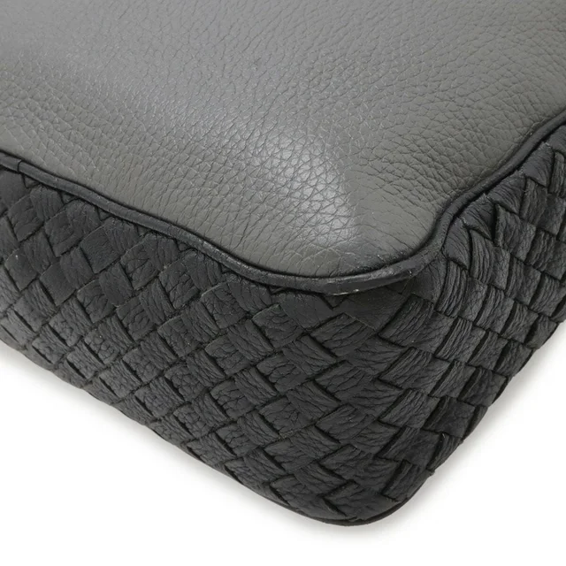 Bottega Veneta Intrecciato Leather Shoulder Bag in Woven leather from LuxUness, photo 2 of 2