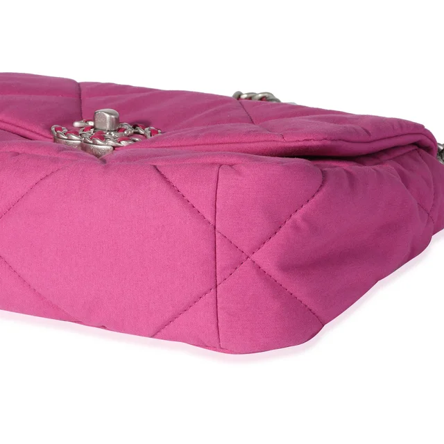 Chanel Fuchsia Quilted Cotton Medium 19 Flap Bag Pink Fabric Handbag in Pink from HEWI, photo 2 of 2