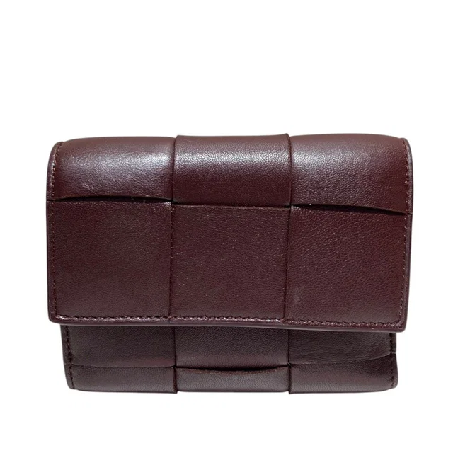 Bottega Veneta BOTTEGAVENETA Cassette Leather Trifold Wallet in Leather from LuxUness