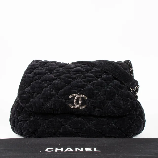 Chanel Black Moscou Bubble Quilt Bag in Black Velvet from Labellov, photo 2 of 8