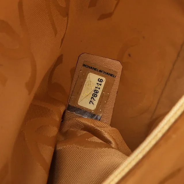 Chanel CC Tote Bag in Leather from A Retro Tale, photo 11 of 12