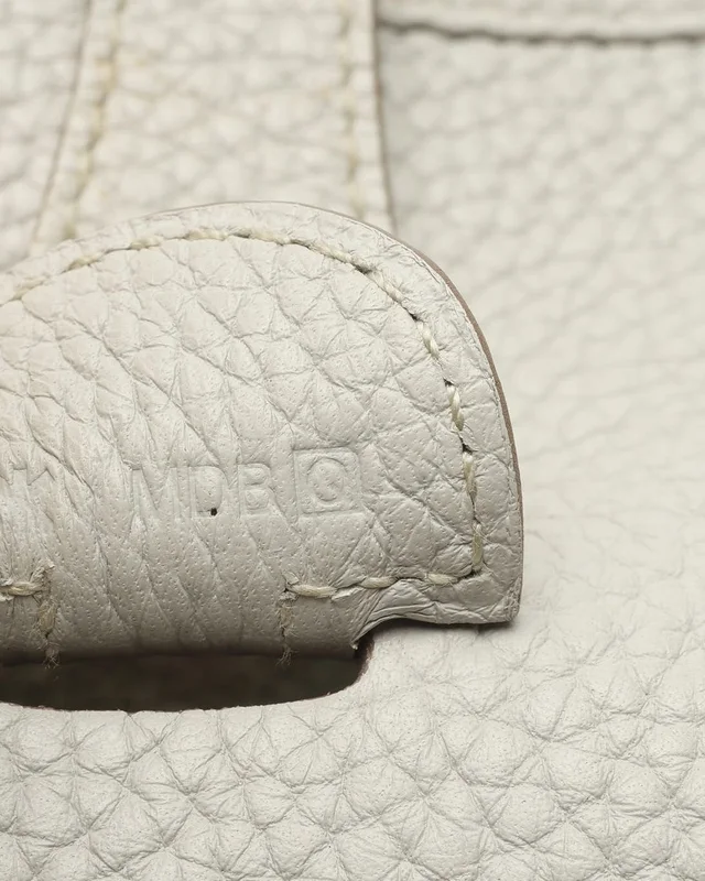 Hermès Clemence Evelyne III GM Bag in Clemence leather from A Retro Tale, photo 9 of 12