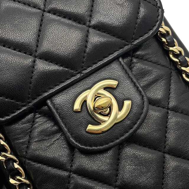 Chanel Matelasse phone case Black Lambskin in Black Lambskin from GALLERY RARE, photo 8 of 17