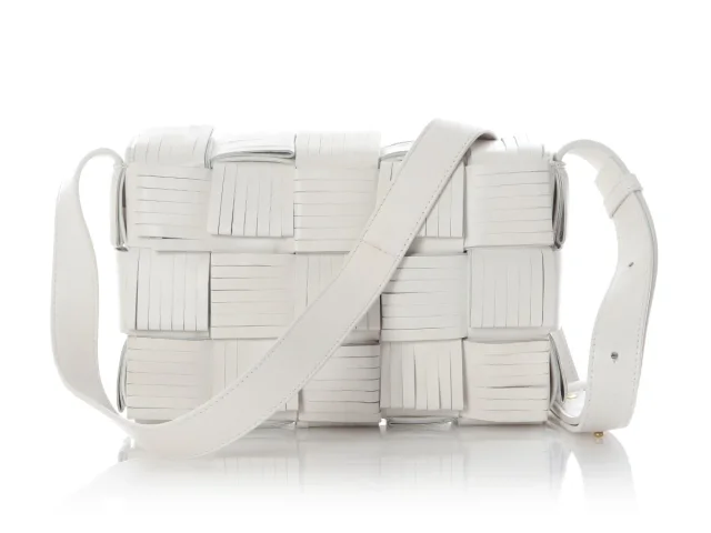 Bottega Veneta Maxi White Fringed Intrecciato Nappa Cassette Bag in White Nappa leather from Ann's Fabulous Finds, photo 4 of 9