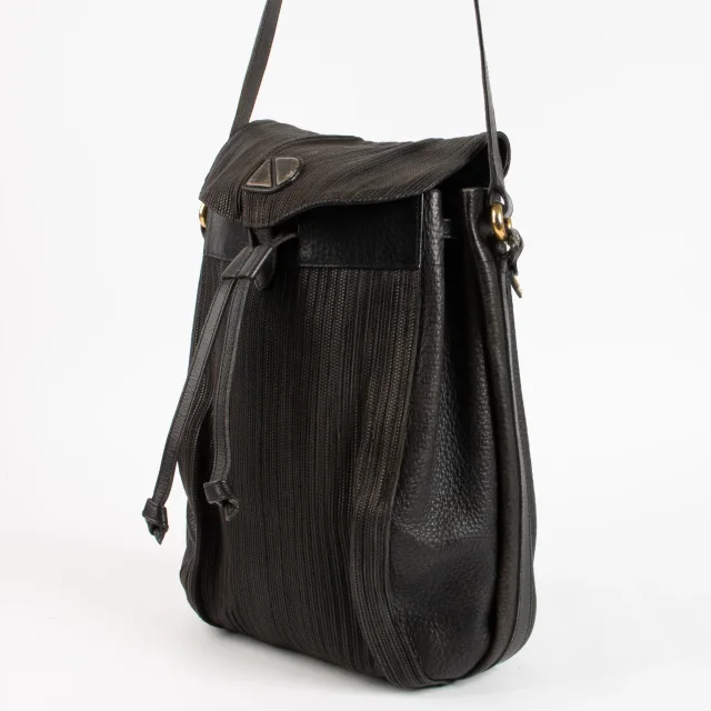 Delvaux Black Toile de Cuir Shoulder Bag in Black from Labellov, photo 3 of 7