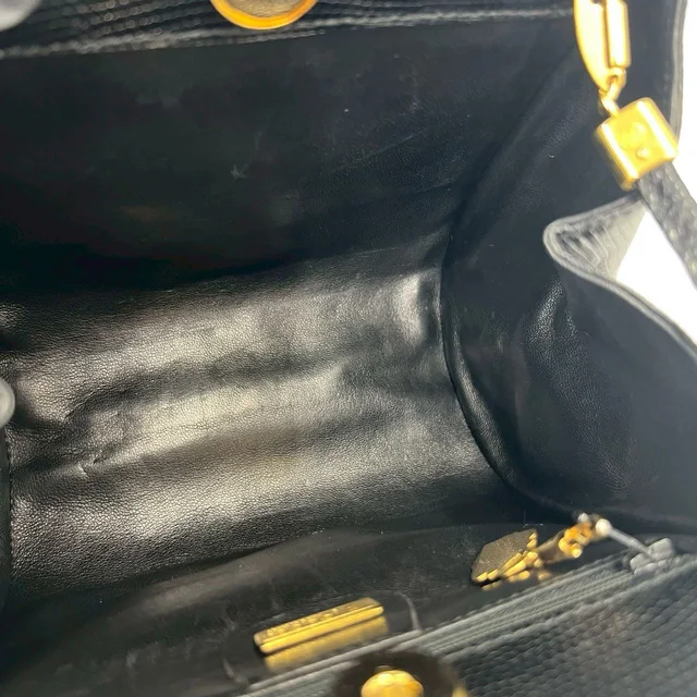 Gucci Lizard Shoulder Bag in Black Lizardskin from LuxUness, photo 9 of 10