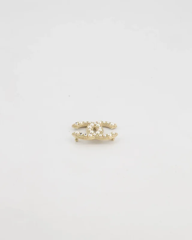 Chanel Champagne Gold CC Brooch with Embellished Pearls Detail in Gold from Sellier, photo 5 of 10