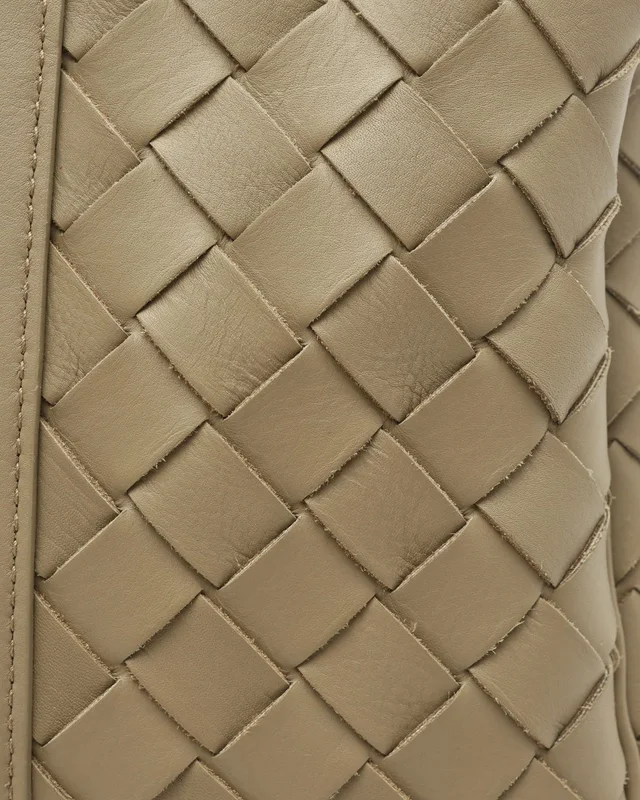Bottega Veneta Intrecciato Slim Business Bag in Woven leather from A Retro Tale, photo 6 of 8