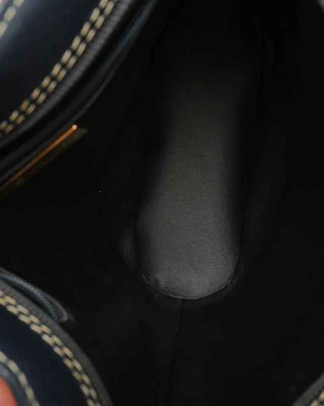 Saint Laurent Y Tote Bag in Leather from A Retro Tale, photo 7 of 8