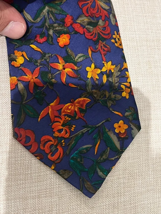 Saint Laurent Flower tie in Silk from Luxury Promise