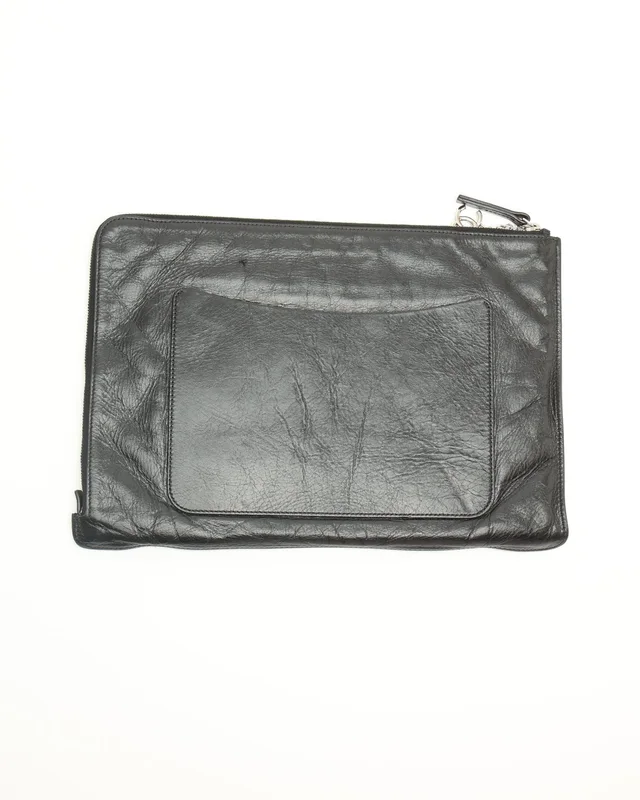 Chanel Feministe Mais Feminine Clutch Bag in Leather from A Retro Tale, photo 2 of 6