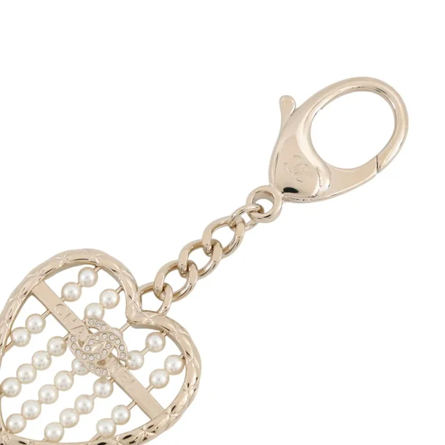 Chanel Heart Bag CharmABG045 Metal Faux Pearl from GALLERY RARE, photo 4 of 9